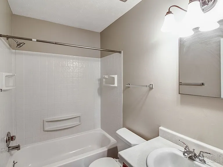 Southdale Square Apartments — Photo 191