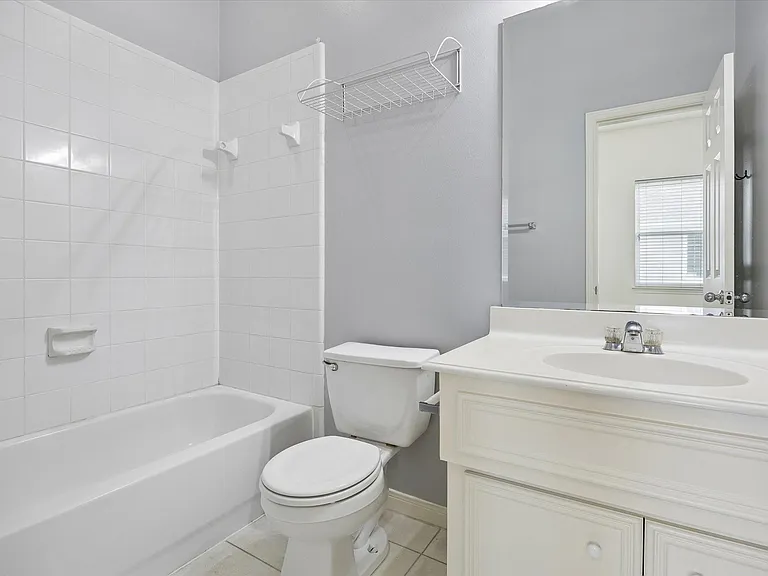 1026 Van Buren St — Photo 17
