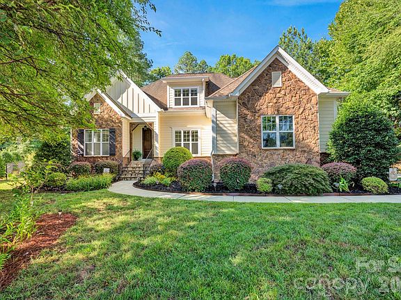 3rd image of 134 Lakeshore Hills Dr