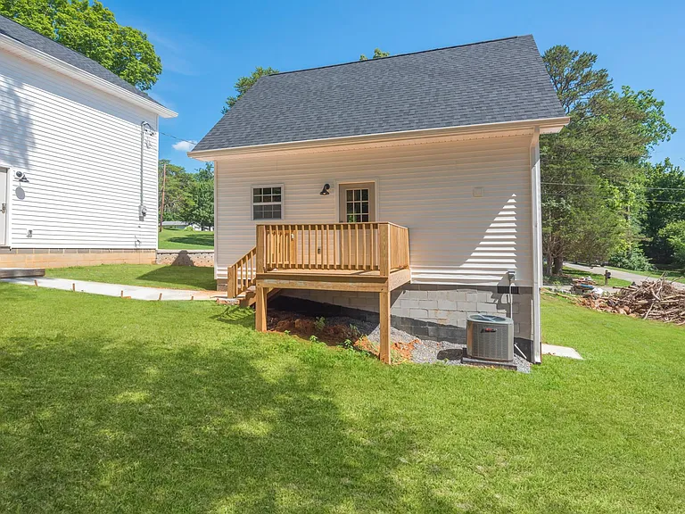 1707 Forrester Rd — Photo 10