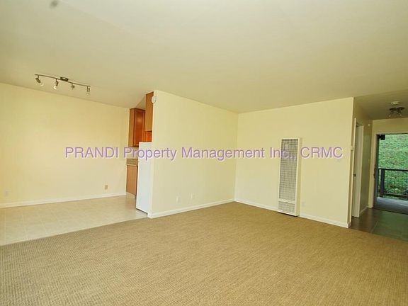 4th image of 17 Shelley Dr #6