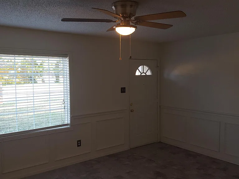 7901 Trimble Dr — Photo 3