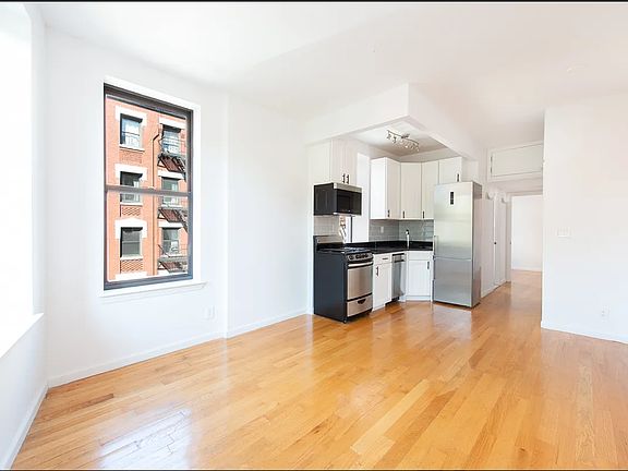 2nd image of 214 Mulberry St APT 4B