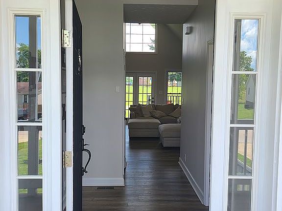 5th image of 112 Devonne Dr