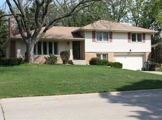 7305 Wooddale Ave, Edina, MN 55435
