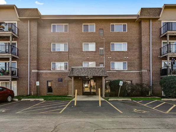 2301 Beau Monde Ln APT 205, Lisle, IL 60532