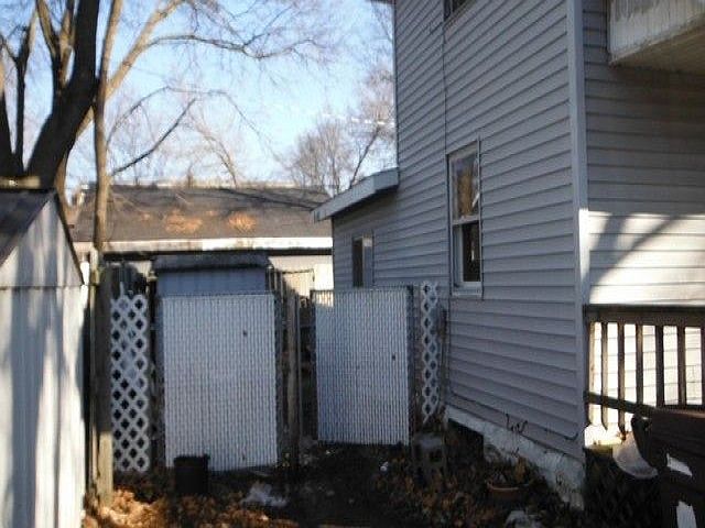 2nd image of 215 S Arcade St