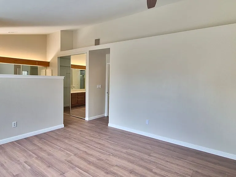 784 Arabian Cir — Photo 17