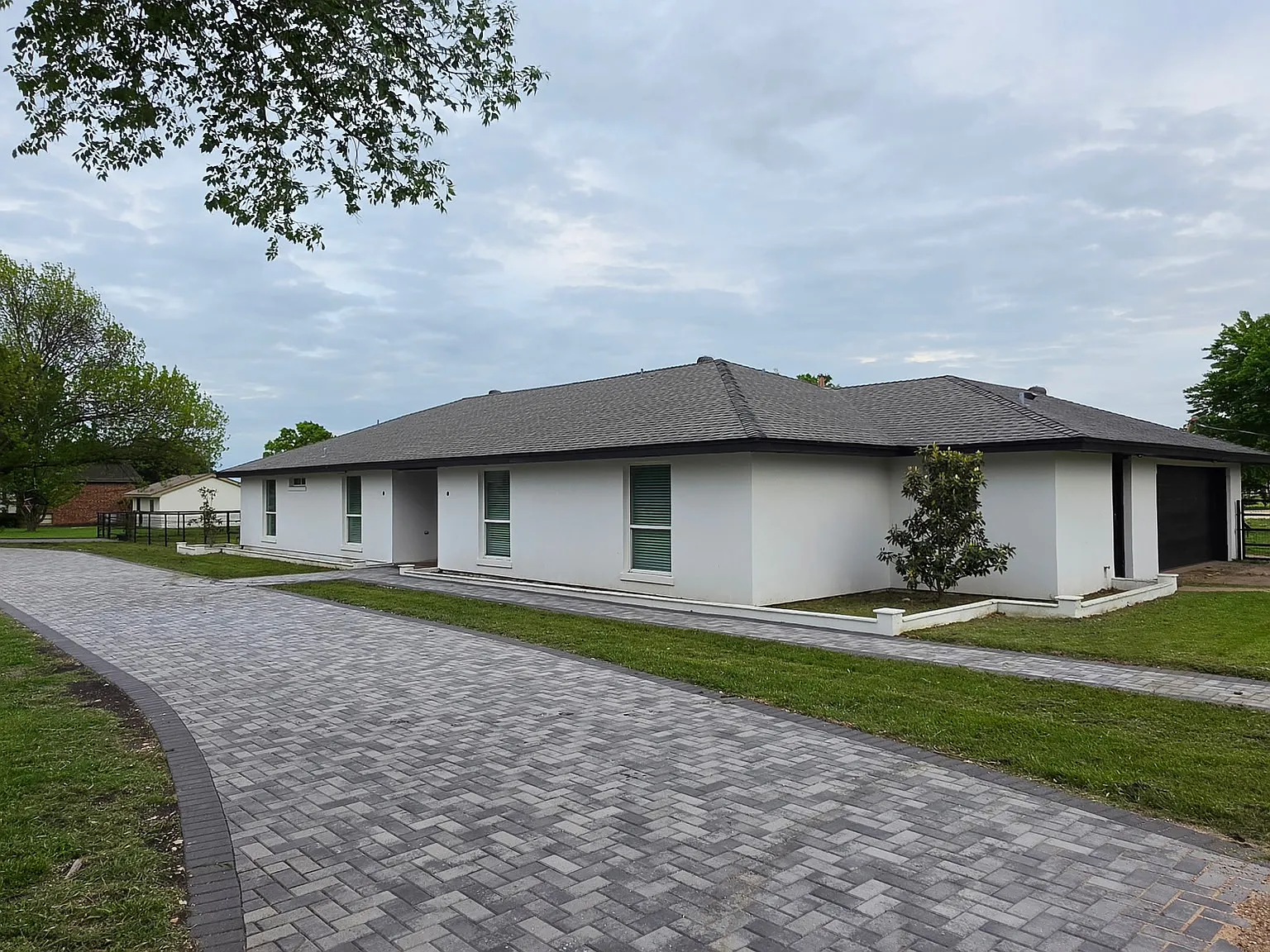 4 bed, 2596 sqft, $3,700 — Photo 1