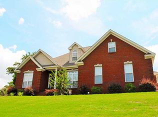 521 Winding Wood Dr, Wetumpka, AL 36093