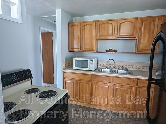 3rd image of 6021 W Hanna Ave