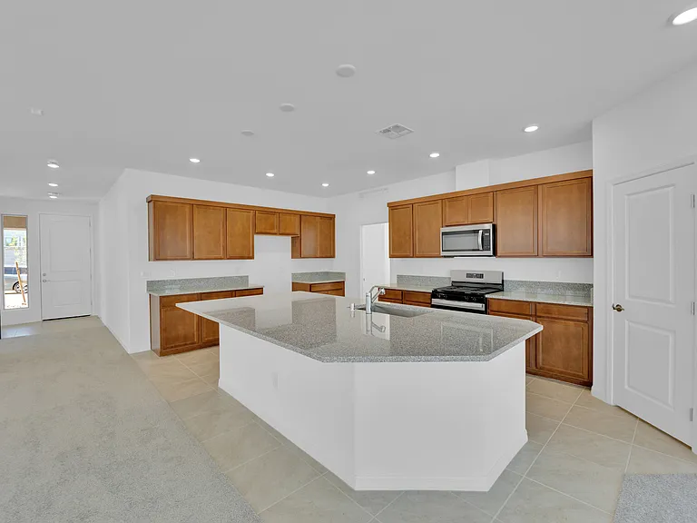 10462 Emerald Rye St — Photo 3