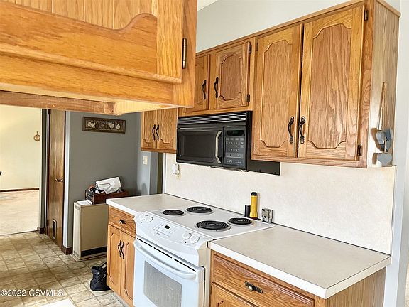 3rd image of 113 Berkeley Dr