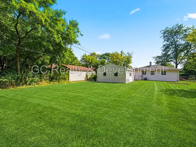 2804 School Dr — Photo 15