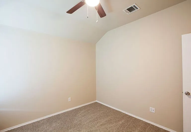 709 Alder Dr — Photo 27