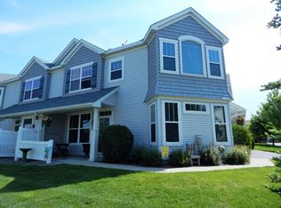 2180 Shamrock Pl, Chaska, MN 55318