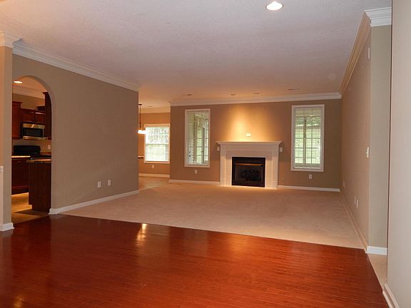3rd image of 1012 Tavistock Way