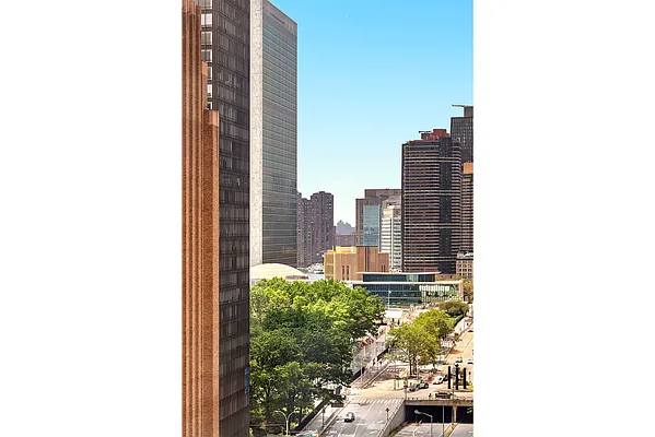 Rented by Warburg | media 23