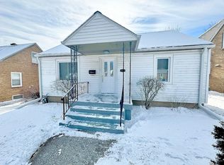 2501 W Ridgeland Ave, Waukegan, IL