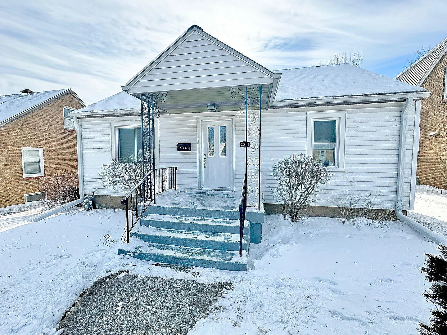 2501 W Ridgeland Ave photo 1