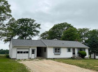 17197 Sumner Rd, Pecatonica, IL 61063