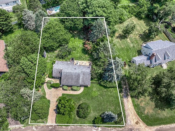 4th image of 700 Plum Island Ln