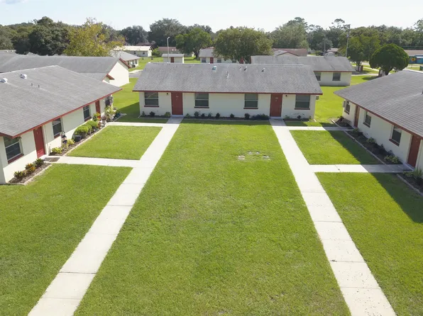 6002 Parkhill Terrace Dr, Zephyrhills, FL 33542