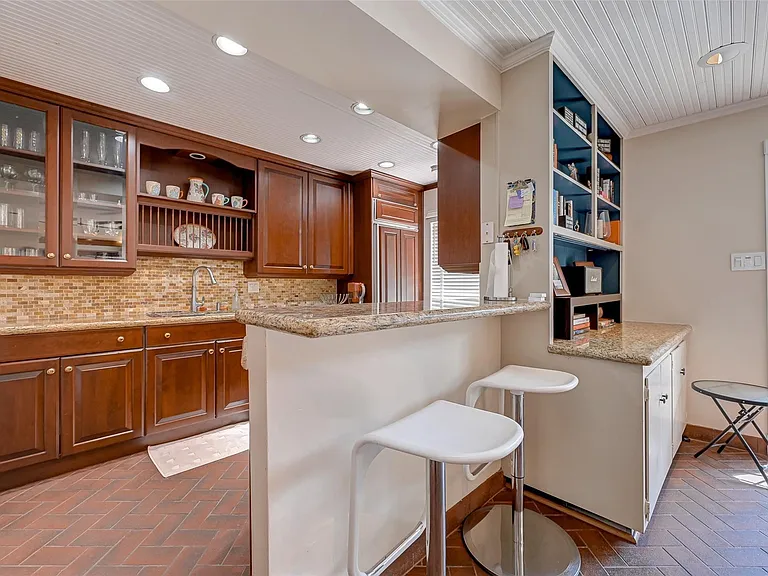 6329 Del Monte Dr #100 — Photo 17