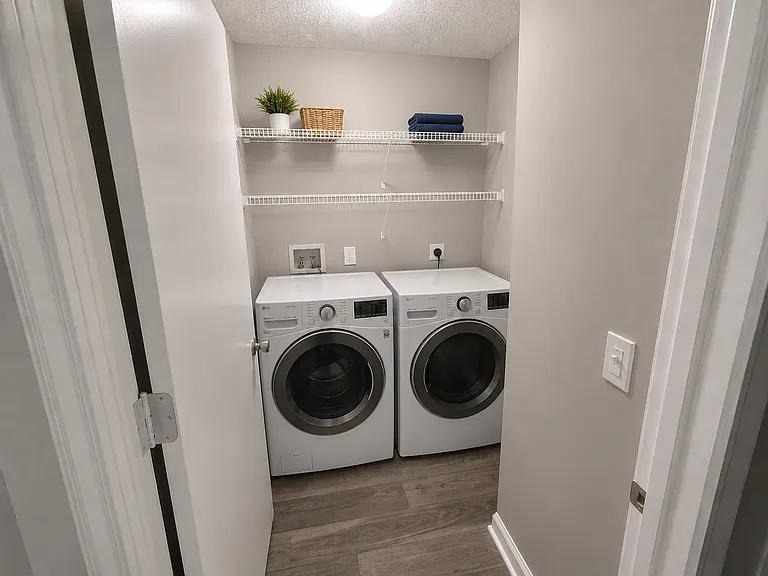 Summerdale Apartments — Photo 14