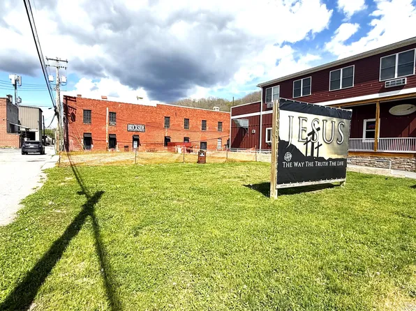 213 8th St, Marlinton, WV 24954