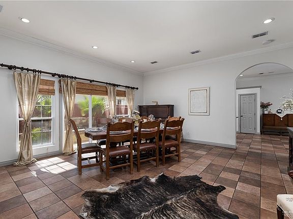 3rd image of 409 Zenaida Ave