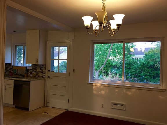 DR with back door to yard