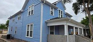 305 S 3rd Ave — Photo 2