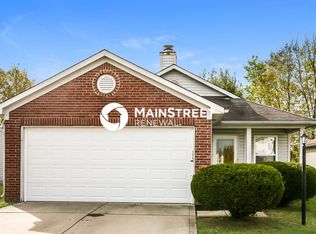 625 Locust Grove Ln, Greenwood, IN 46143