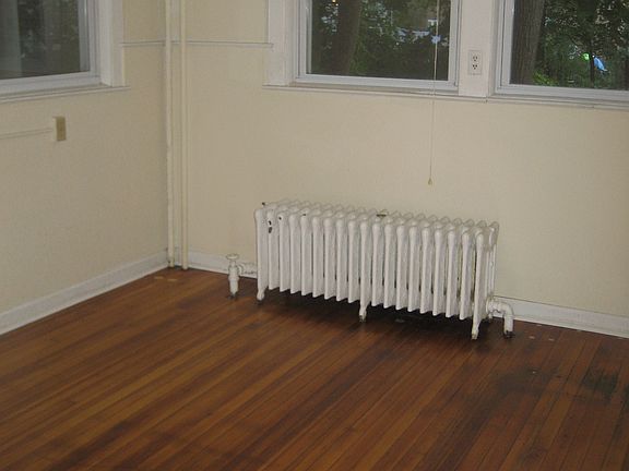 4th image of 102 S Lake Ave APT 8