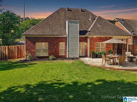 2nd image of 110 Thorn Berry Dr