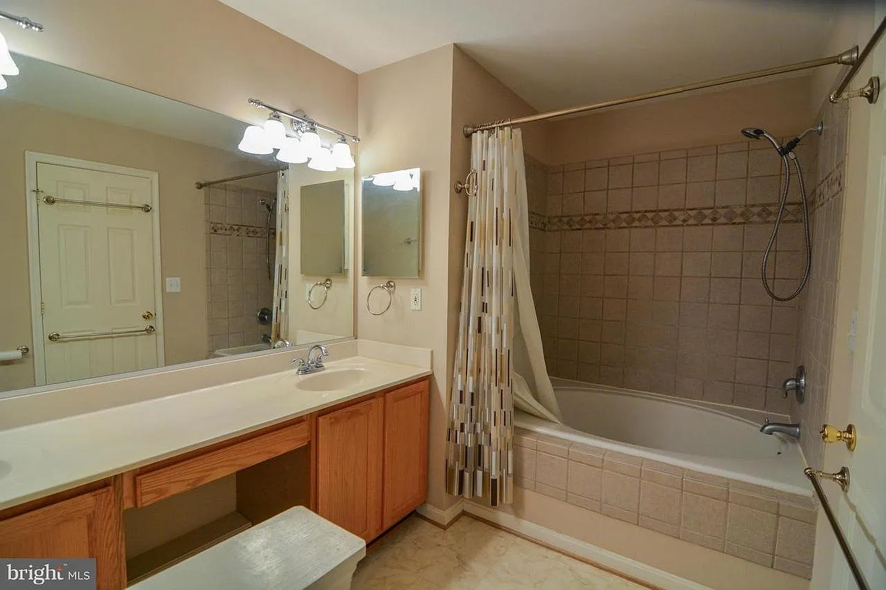 3 bed, 1450 sqft, $2,850 — Photo 3