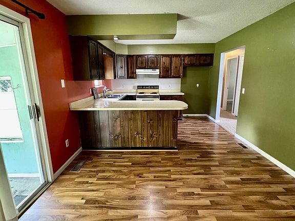 5th image of 973 Fenway Dr