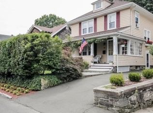 34 Edgewood Ave, Greenwich, CT 06830