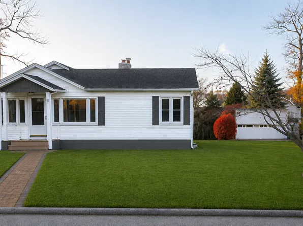 17 Willow St, Mount Arlington, NJ 07856