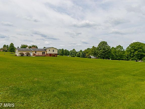 4th image of 1880 Lakeland Dr