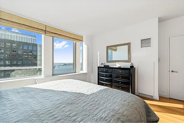 Sold by R New York | media 23