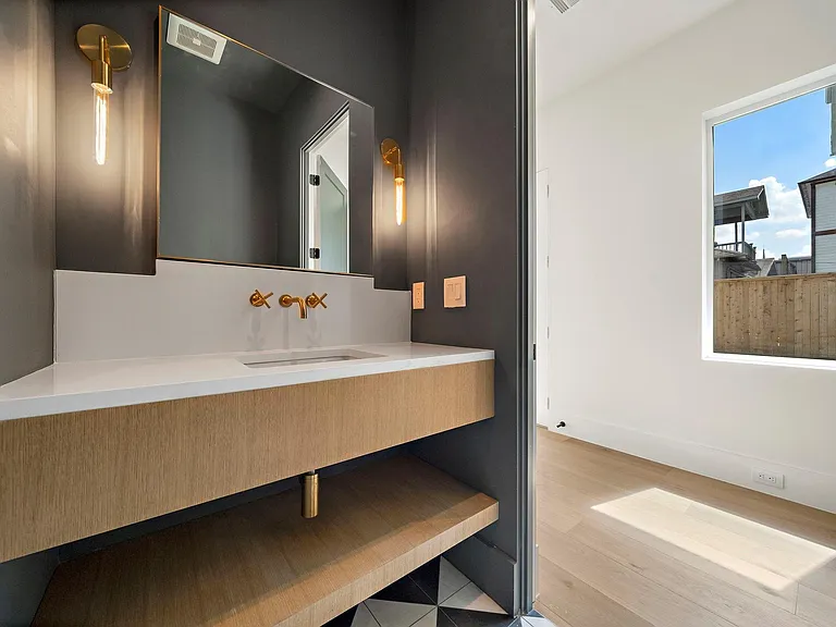 408 Pecore St — Photo 28