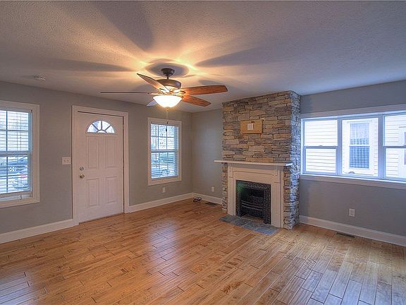 3rd image of 457 Insurance St