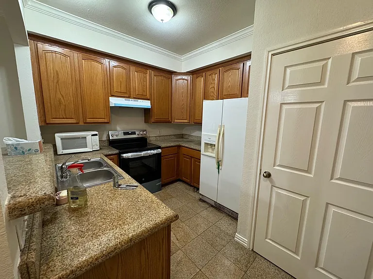 9400 Bellaire Blvd #110 — Photo 6