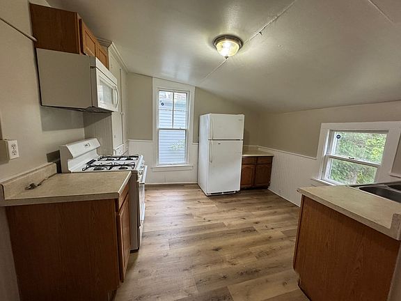5th image of 2723 8th Ave
