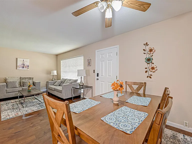 2121 Fountain View Dr #16 — Photo 7