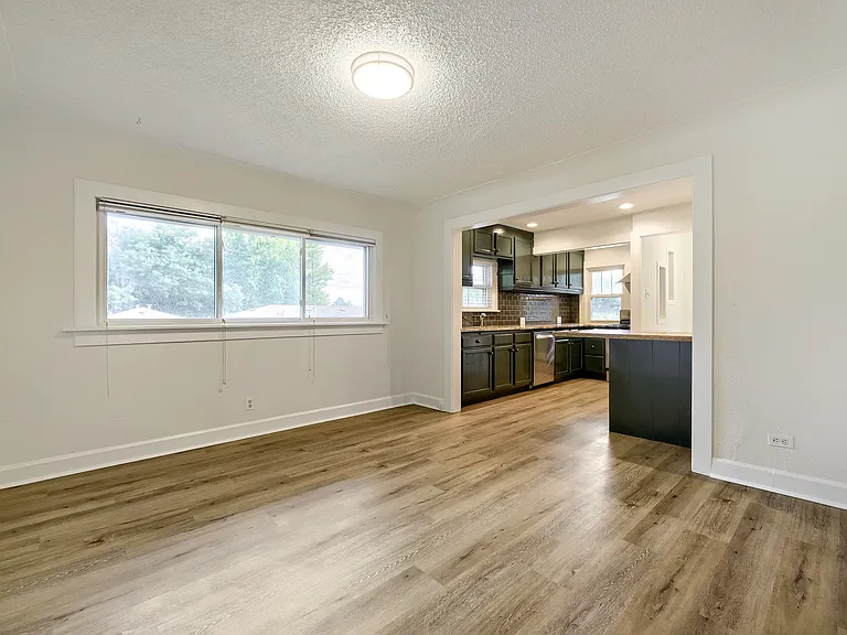 2727 Perry St — Photo 5