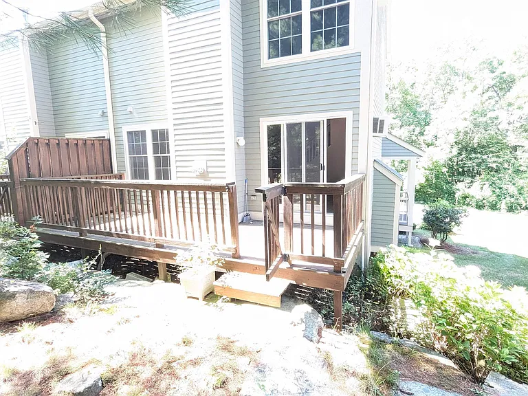 1465 Hooksett Rd #79 — Photo 2