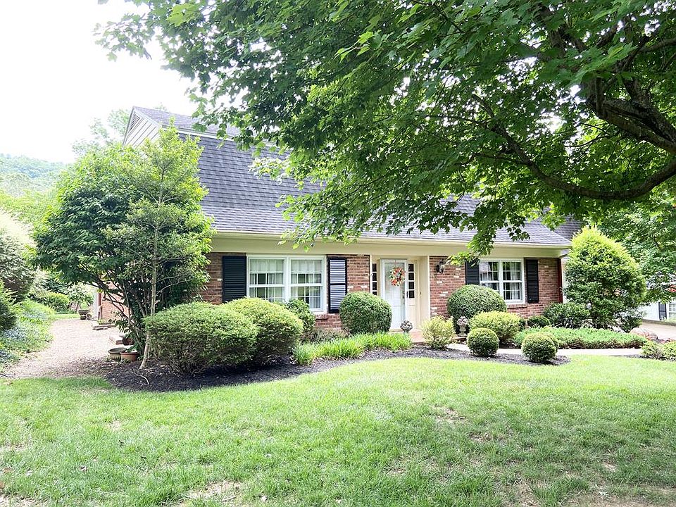 1st image of 3040 Woodridge Way